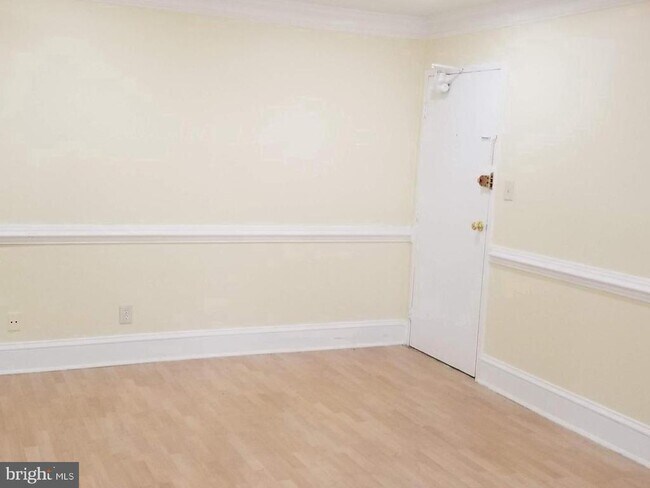 7759 Donnybrook Ct-Unit -105 in Annandale, VA - Building Photo - Building Photo