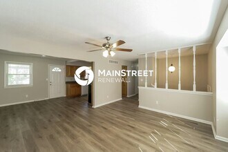 518 Stacey Dr in Belton, MO - Building Photo - Building Photo