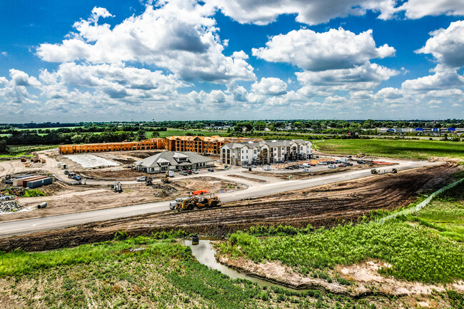 175th St & I-35 175th St in Gardner, KS - Foto de edificio - Building Photo