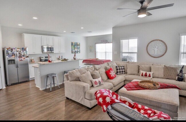 6011 Macdona Ridge in San Antonio, TX - Building Photo - Building Photo