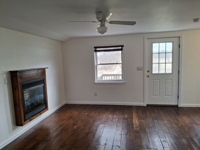 89 Smith Bridge Rd, Unit 89A Smith Bridge Rd