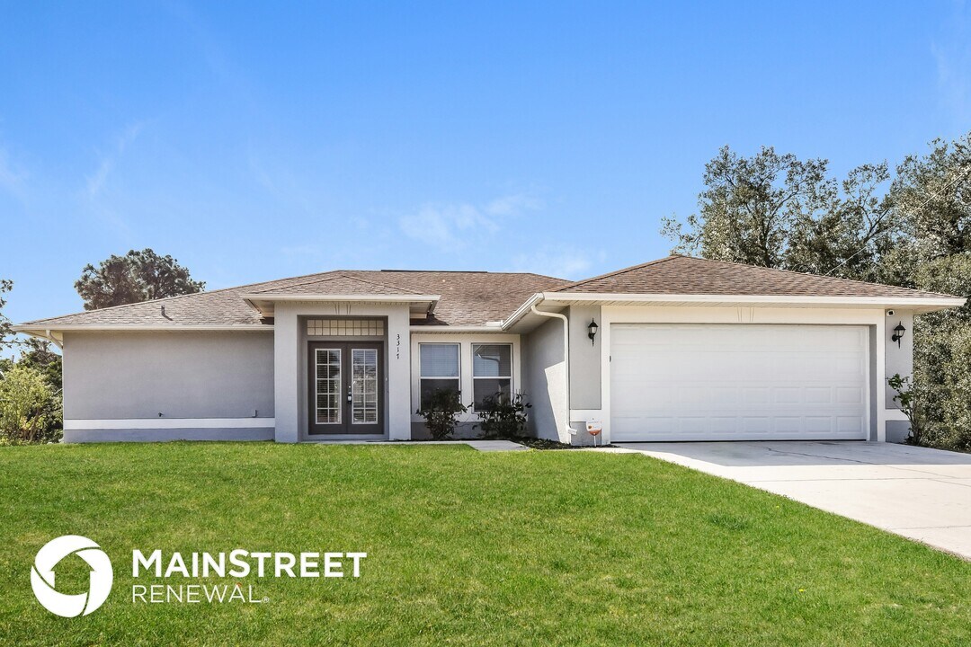 3317 20th St W in Lehigh Acres, FL - Foto de edificio