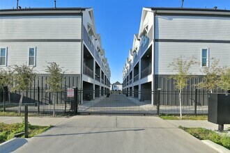 316 Thornton Rd in Houston, TX - Building Photo - Building Photo