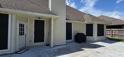 7804 Broken Arrow St in Baytown, TX - Building Photo - Building Photo