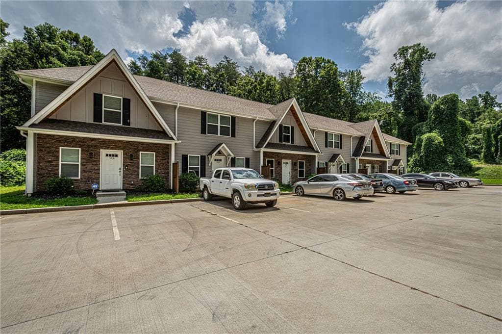 502 Wimpy Mill Rd in Dahlonega, GA - Building Photo