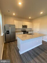 214 Gumspring Dr in Charles Town, WV - Building Photo - Building Photo