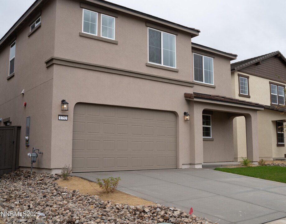 1752 Eagle Landing Dr in Sparks, NV - Building Photo