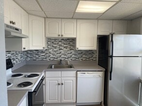 717 S Beach St in Daytona Beach, FL - Building Photo - Building Photo