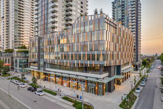 Sun Tower II in Burnaby, BC - Building Photo - Building Photo