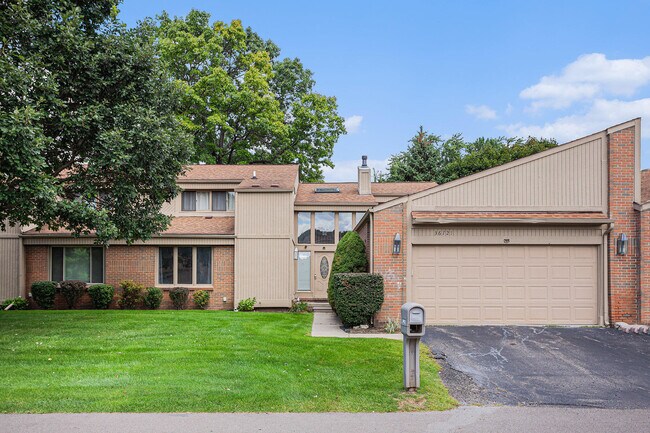 property at 36721 Tanglewood Ln
