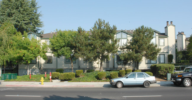 2857 S Bascom Ave in San Jose, CA - Foto de edificio - Building Photo