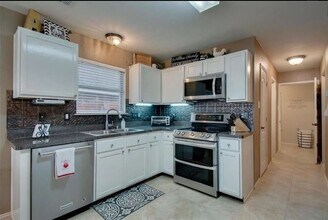 102 Hollow Tree Dr in Red Oak, TX - Building Photo - Building Photo