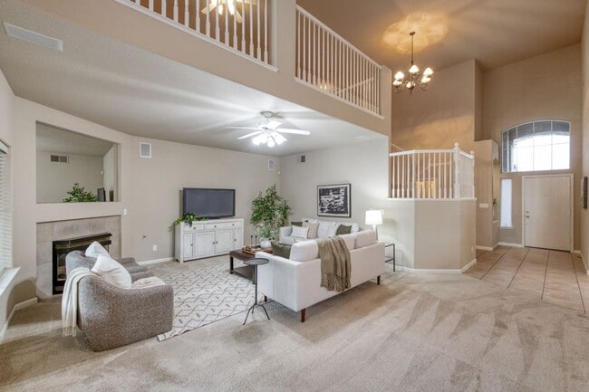 7095 N Warren Ave in Fresno, CA - Building Photo - Building Photo