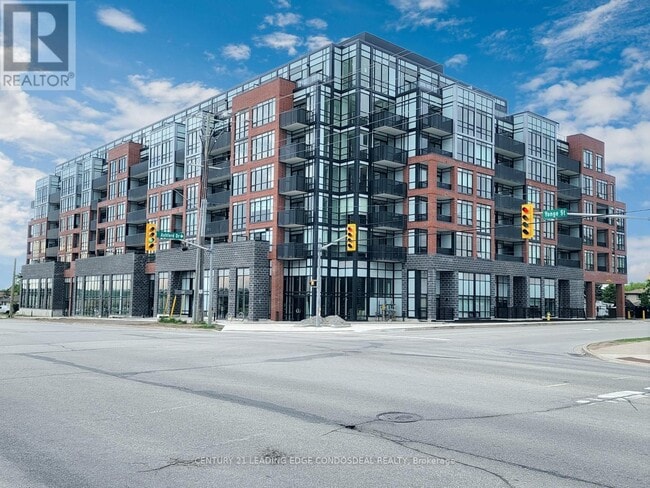 property at 681-681 Yonge St