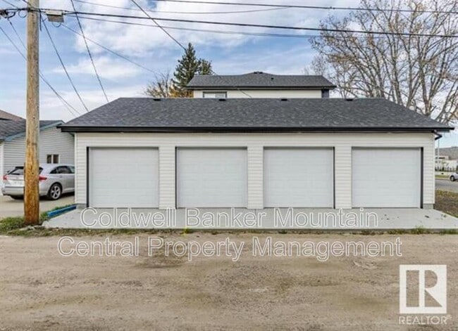 10008-10162 162 St NW in Edmonton, AB - Building Photo - Building Photo