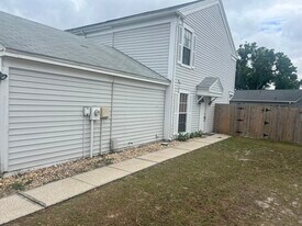 12325 Villager Ct in Tampa, FL - Building Photo