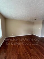 1972 Cambridge Dr in Lexington, KY - Building Photo