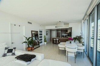 495 Brickell Ave in Miami, FL - Building Photo - Building Photo