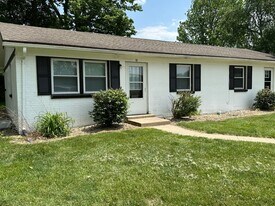 30-32 Morehouse Ct in West Lafayette, IN - Building Photo