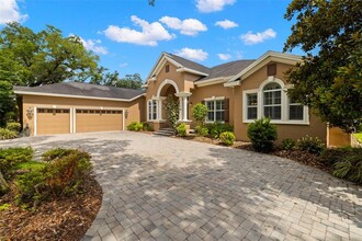 16308 Dunlindale Dr in Lithia, FL - Building Photo - Building Photo