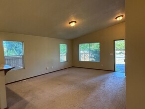 4300 NE 137th Ave in Vancouver, WA - Building Photo - Building Photo