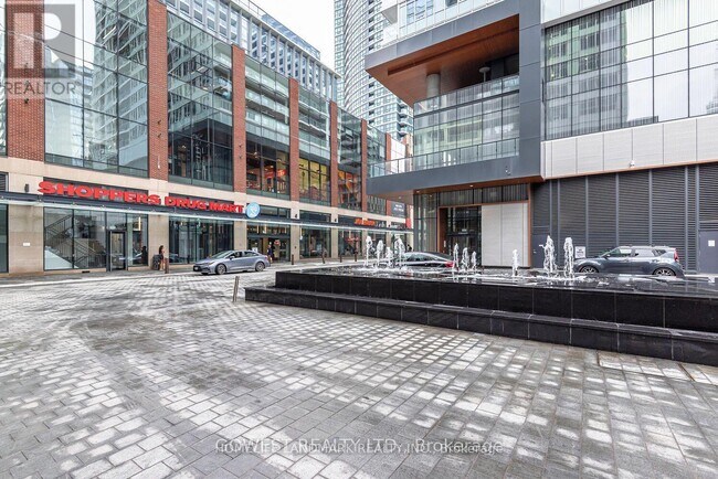 19-3219 Bathurst St in Toronto, ON - Building Photo - Building Photo