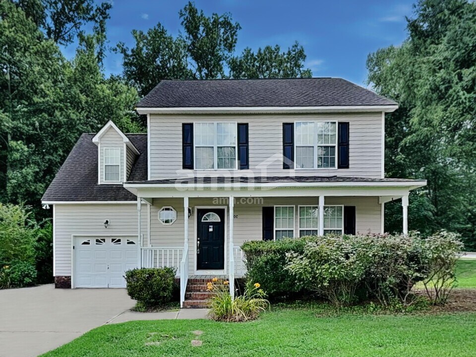 100 Creekbank Ct in Garner, NC - Building Photo