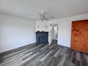 858 W 88th St in Los Angeles, CA - Building Photo - Building Photo