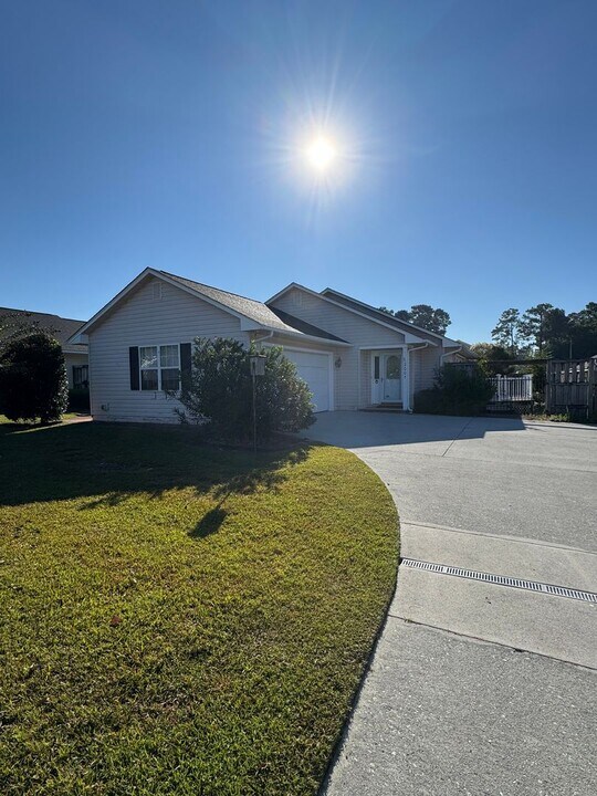 2007 Heritage Ln in Jacksonville, NC - Building Photo