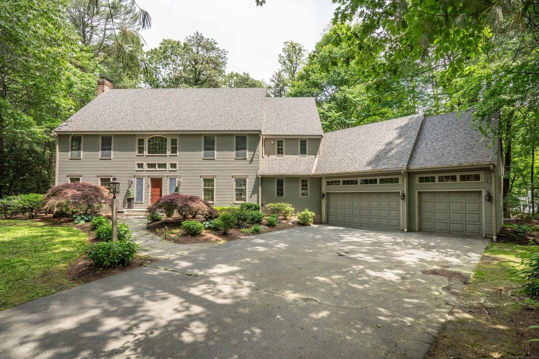 3 Eton Pl in Farmington, CT - Foto de edificio
