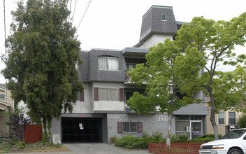 2817 High St in Oakland, CA - Foto de edificio - Building Photo