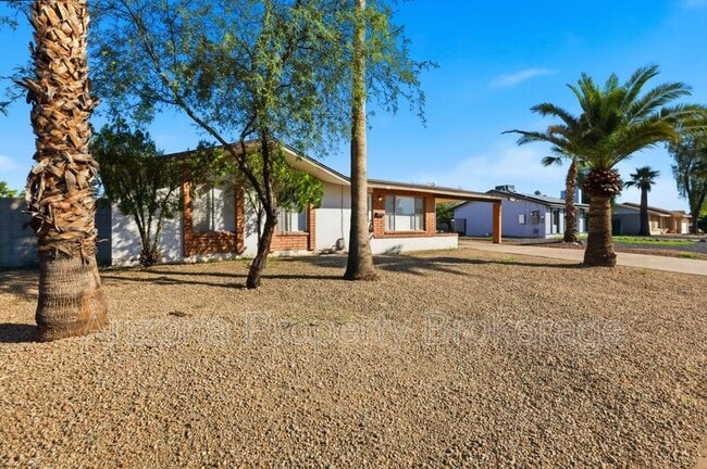 1636 W Wescott Dr in Phoenix, AZ - Building Photo - Building Photo