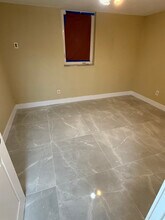 2336 NW 35th St in Miami, FL - Foto de edificio - Building Photo