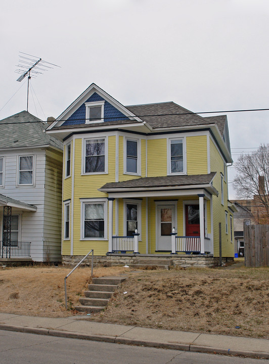 1039 Wyoming St in Dayton, OH - Building Photo