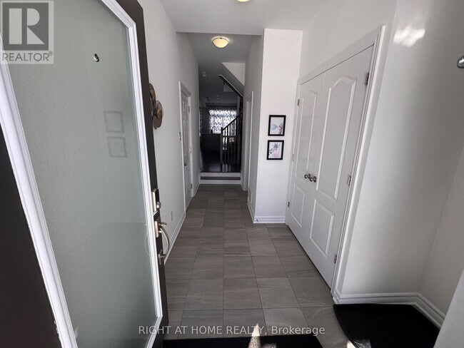 231 Osterley Wy in Ottawa, ON - Building Photo - Building Photo