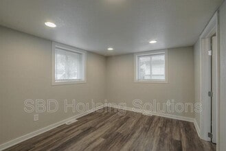 1102 S Crisp Ave in Independence, MO - Building Photo - Building Photo