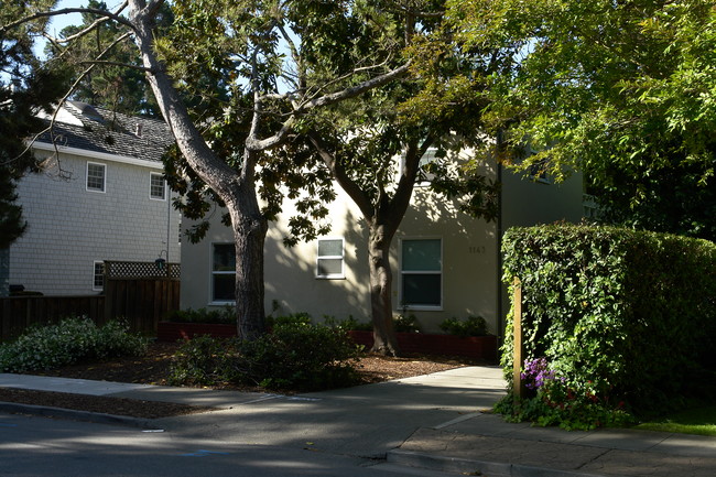 1143 Pine St in Menlo Park, CA - Building Photo - Building Photo