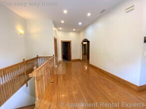 61 River St, Unit 1 in Cambridge, MA - Foto de edificio - Building Photo