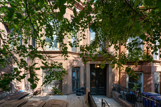 217 Hancock St in Brooklyn, NY - Building Photo - Building Photo