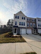 652 Rivanna Hl Rd in Glen Allen, VA - Building Photo