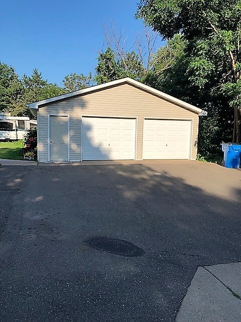 6511 Cedar St, Unit 1 in North Branch, MN - Building Photo - Building Photo