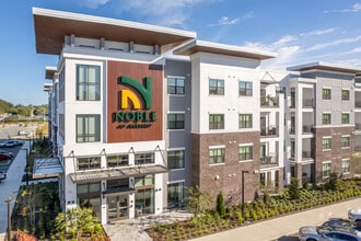 Noble on Newberry in Gainesville, FL - Foto de edificio - Building Photo