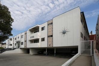 Villa Fontana Apartments in Los Angeles, CA - Building Photo - Building Photo