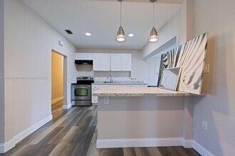 14110 Van Buren St in Miami, FL - Building Photo - Building Photo