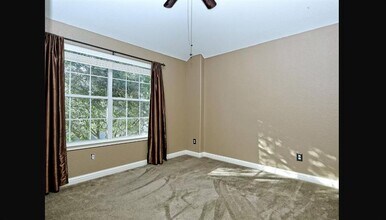 10121 Channel Island Dr in Austin, TX - Building Photo - Building Photo