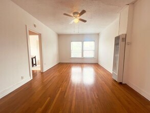 Rose Garden Apartments in Portland, OR - Building Photo - Building Photo