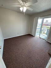 921 W 20th St, Unit 2 in Cedar Falls, IA - Foto de edificio - Building Photo