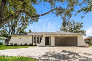 2128 SE 3rd Terrace in Cape Coral, FL - Building Photo