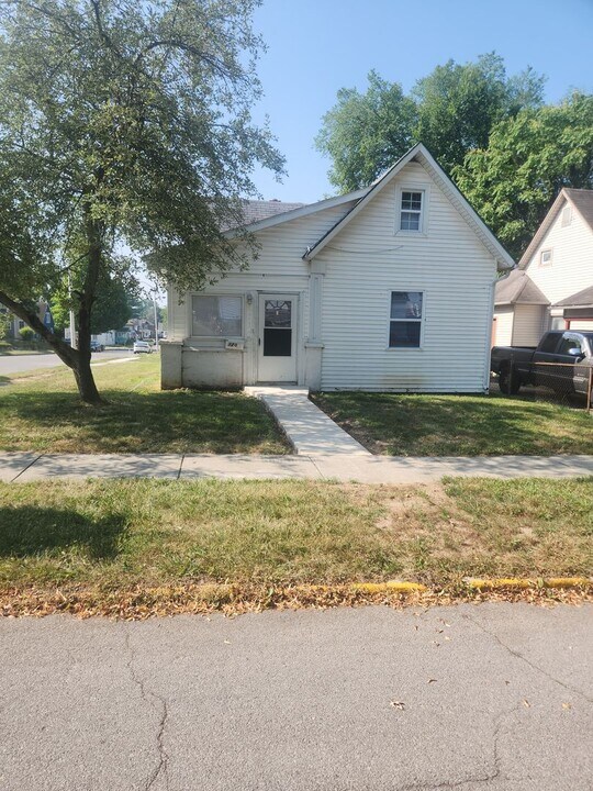 1203 W 4th St in Fort Wayne, IN - Foto de edificio