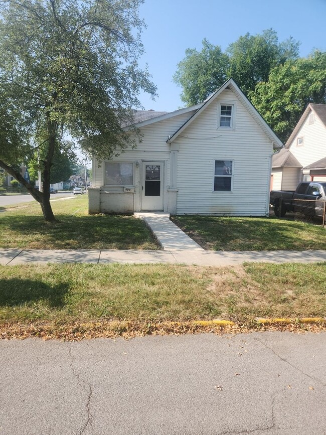 property at 1203 W 4th St